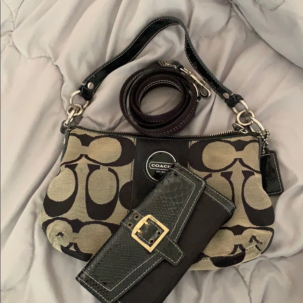 Black coach crossbody with wallet